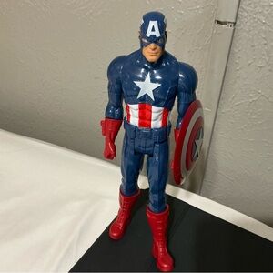 2013 HASBRO CAPTAIN AMERICA MARVEL FIGURE WITH SHIELD 11.5" TALL